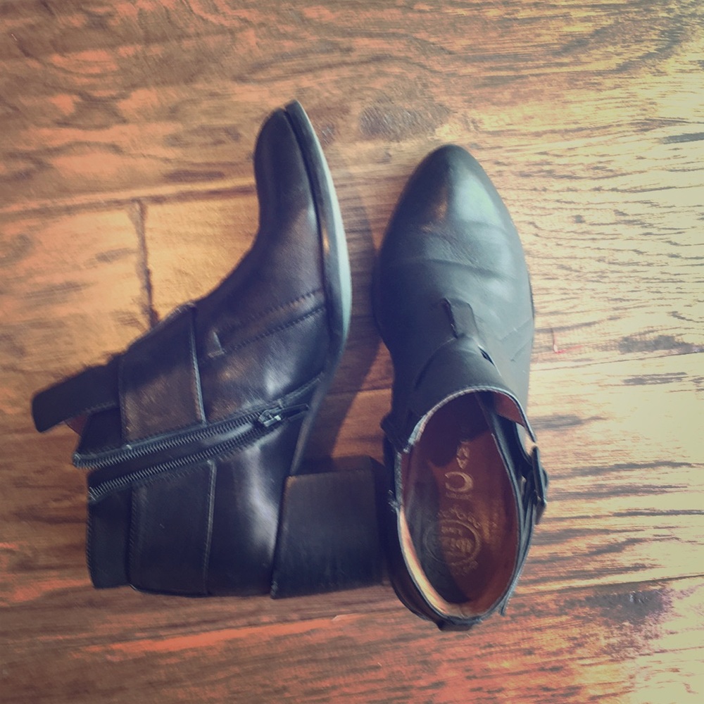 Jeffery Campbell black leather bootie